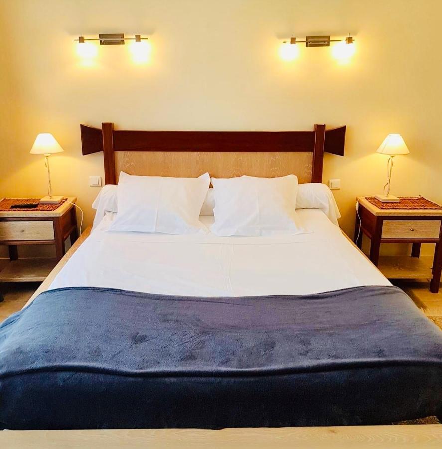 L'Antilope Hotell Nancay Eksteriør bilde