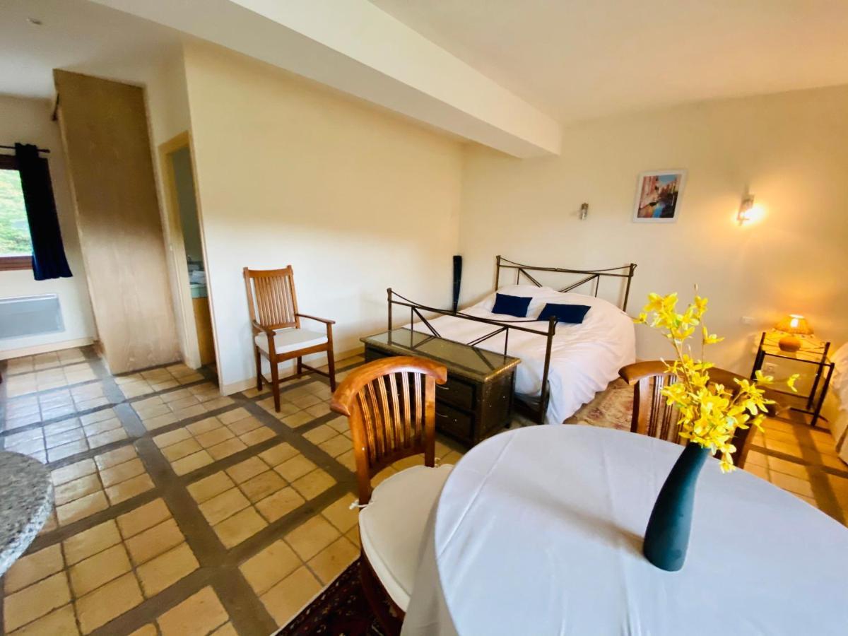 L'Antilope Hotell Nancay Eksteriør bilde